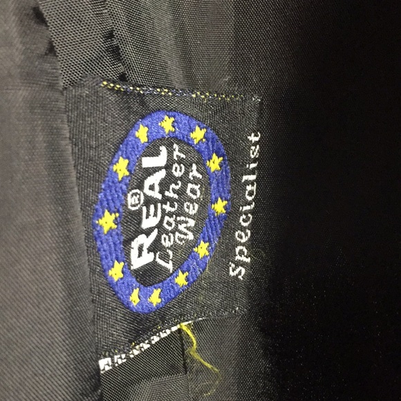 Leather jacket - Picture 4 of 6